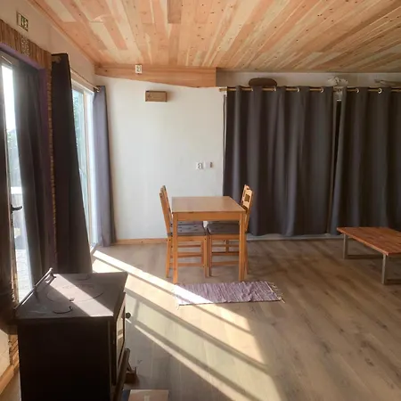 ホームステイ House With Forest View *