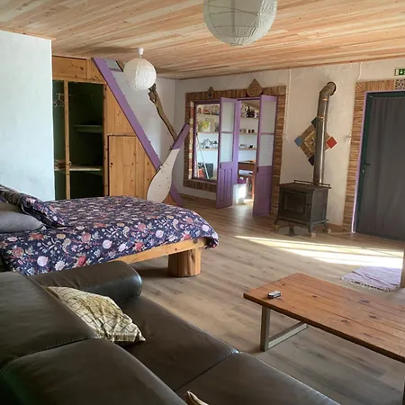 ホームステイ House With Forest View