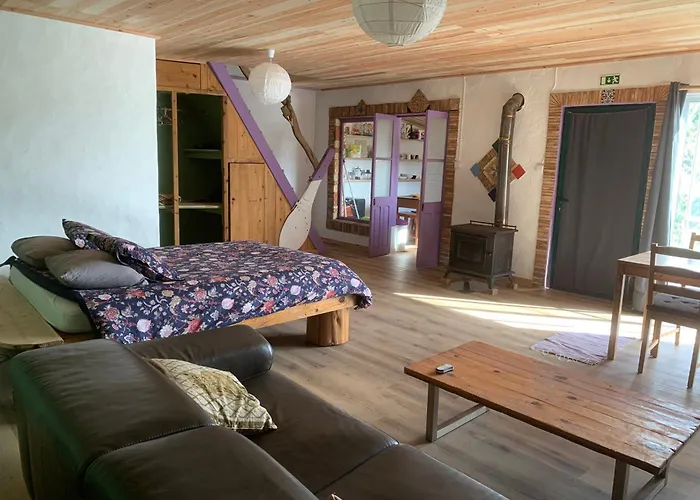 Homestay szállás House With Forest View